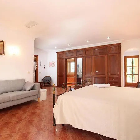 Villa Lovely In Old Town By Renthousing