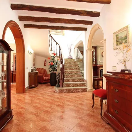 Lovely In Old Town By Renthousing Pollença