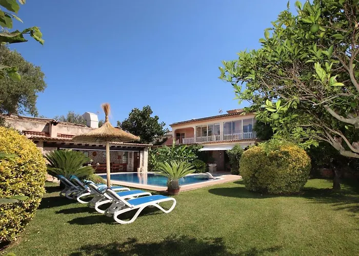 Lovely In Old Town By Renthousing Villa