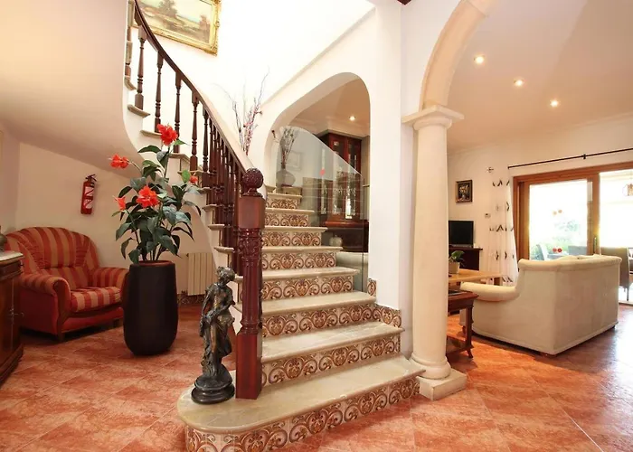 Lovely In Old Town By Renthousing Willa Pollensa